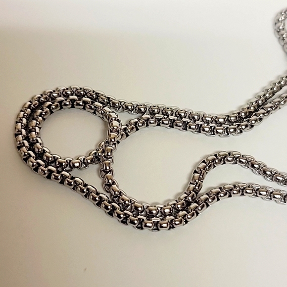 Stainless Steel Scull Pendant on a 22 inch Stainless cable chain - Picture 5 of 5